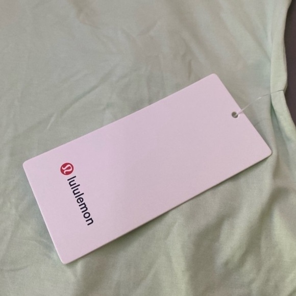 LULULEMON In Pistachio Green Shoulder YOGA tank NWT, Size 6 - Picture 7 of 11